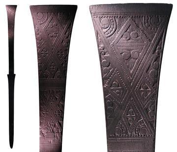 Bermuda club with detailed carving from 3 angles