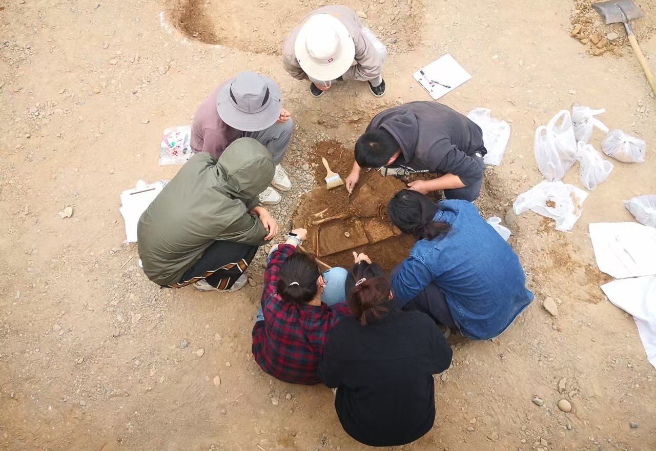 Fig. 3. Project collaborators collecting samples during archaeological fieldwork in north-western China.