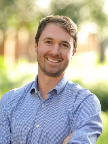 Headshot of Andrew