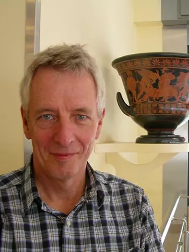 Dr Neil Brodie