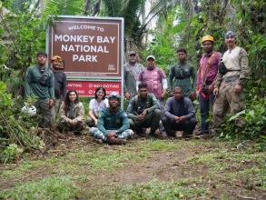 Fieldwork Participants group photo in front of the Park sign