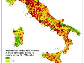 map of modern italy showing landslide risks affecting certain areas