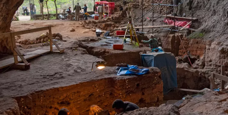 archaeologist excavate in Taforalt cave