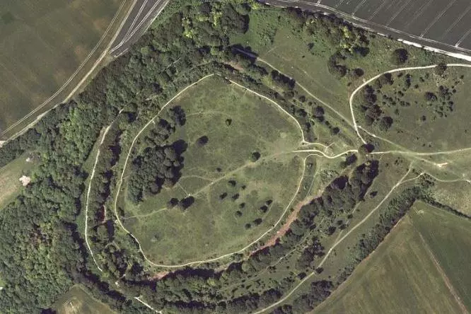 danebury hill fort wiki cc